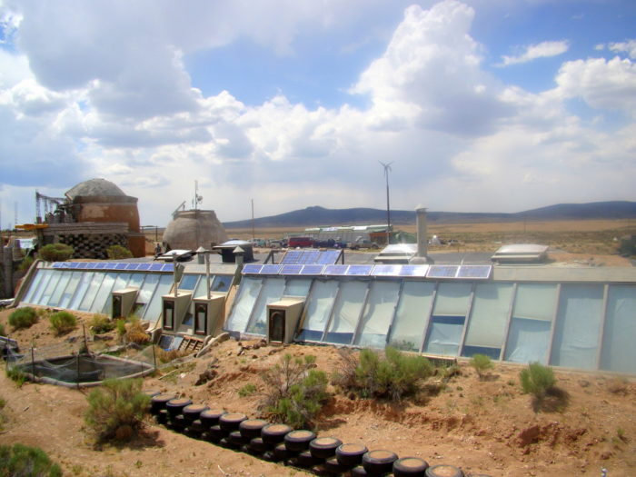 dennis weaver earthship home