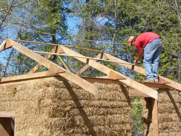 BALE OF STRAW