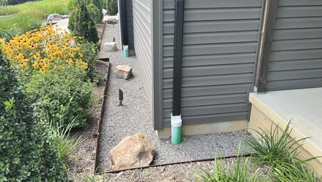 A quality control failure led to a strange border at Bill Spohn's home [Photo courtesy of Bill Spohn]